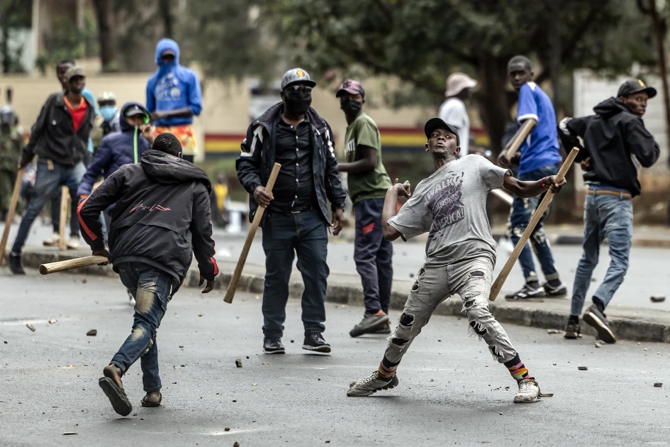 Osun Election: Suspected Political Thugs Attack Aree of Iree’s Palace