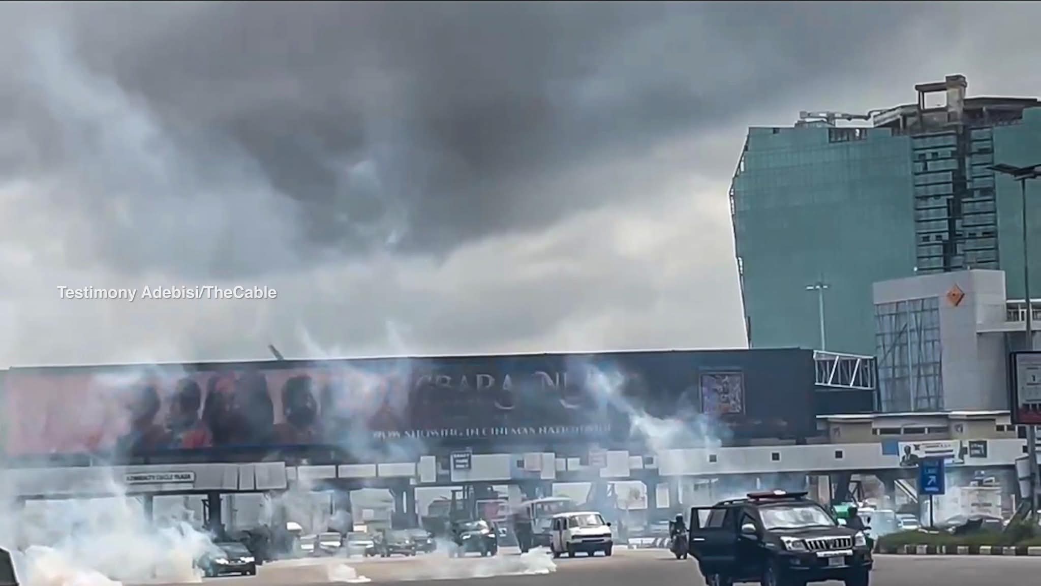 Police Teargas Rhodes-Vivour, Doherty at #EndSARS Memorial in Lekki