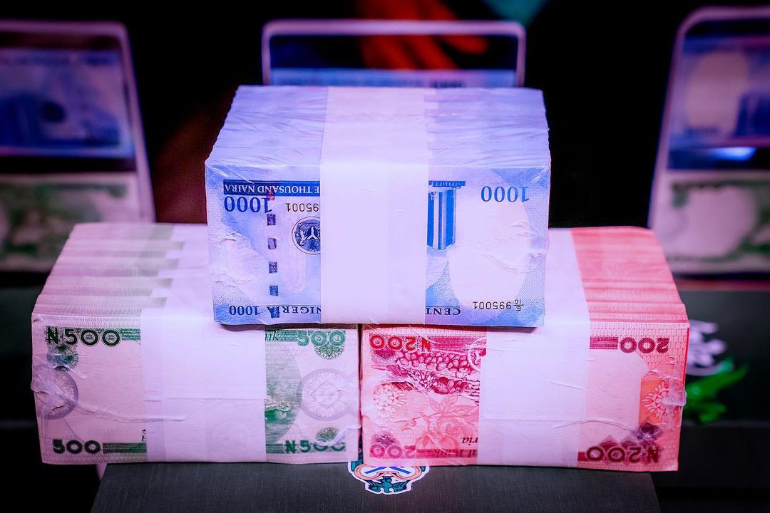 New Notes: CBN limits cash withdrawals to N100, 000 weekly, third party cheques to N50, 000