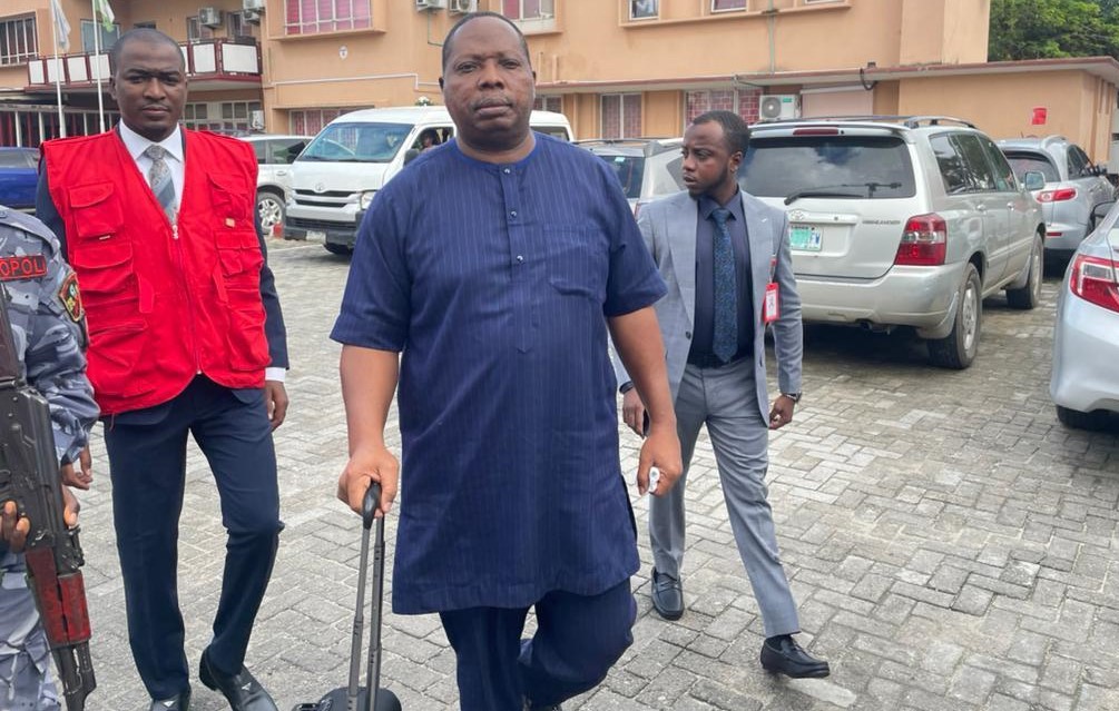 Ogun Speaker, Oluomo, returns to seat after few days in EFCC custody, indicts former Speaker, deputy speaker