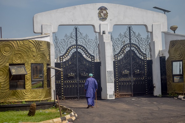 Awujale: ‘We will resist any imposition’ – Ruling house warns govt to stay clear