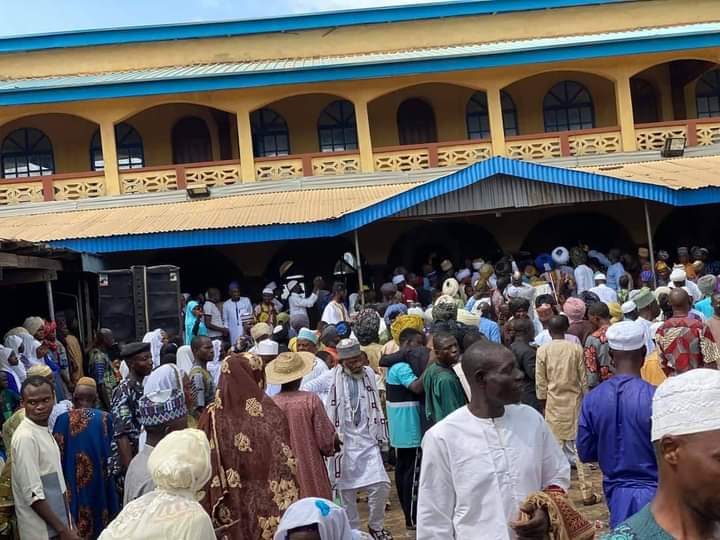 Muslims observe jumah at Inisa Central Mosque five years after 'closure'