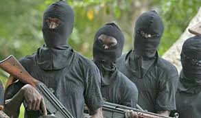 Gunmen abduct six defence ministry directors travelling for promotion exam
