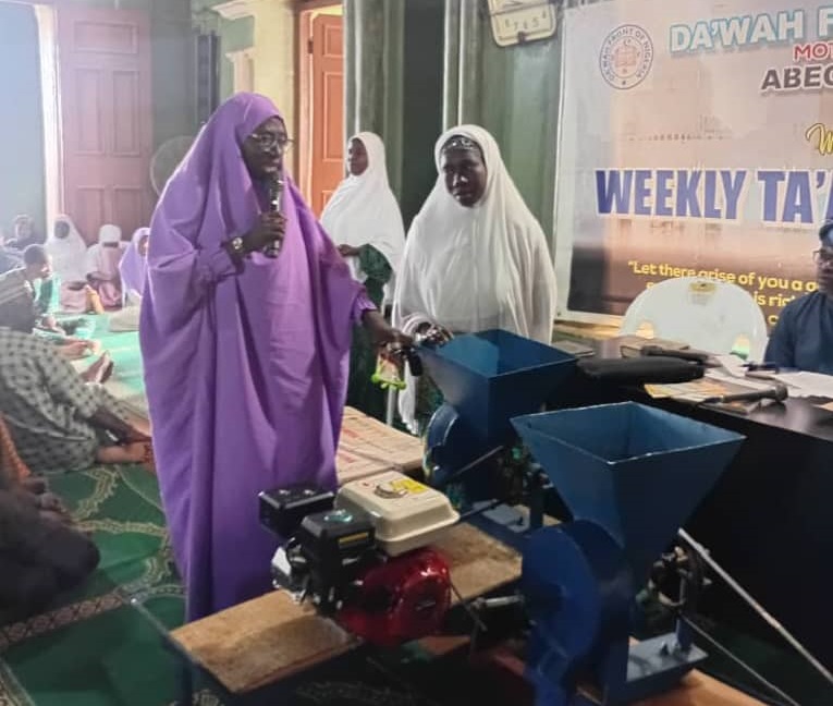 Da'wah Front, Amir Foundation empower 52 beneficiaries with items worth N11.5m during 2025 Zakat exercise